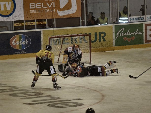 apr-hokej-finale-prva-030.jpg