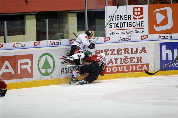 okt-hokej-f-innsbruck-021.jpg