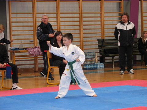 apr-taekwondo-a-006.jpg
