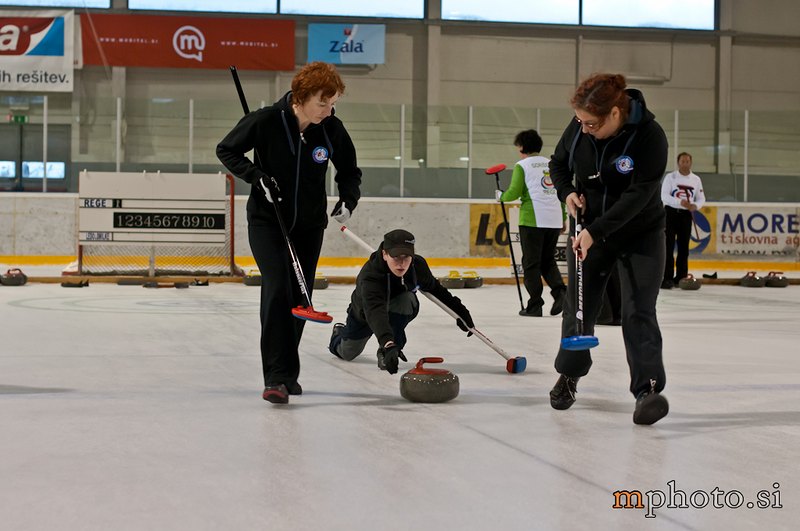 jun-curling-a-003.jpg